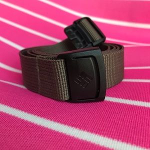 Columbia Belt Adjustable Gray with Seatbelt Buckle Closure